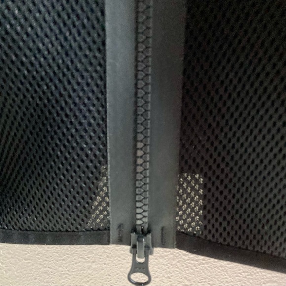 New Balance Women’s Polyester Mesh Bomber jacket 24/7 In Black Size Medium - Picture 11 of 13